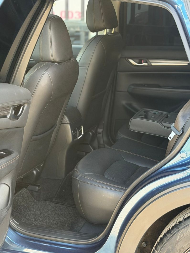 
								Mazda CX-5 full									