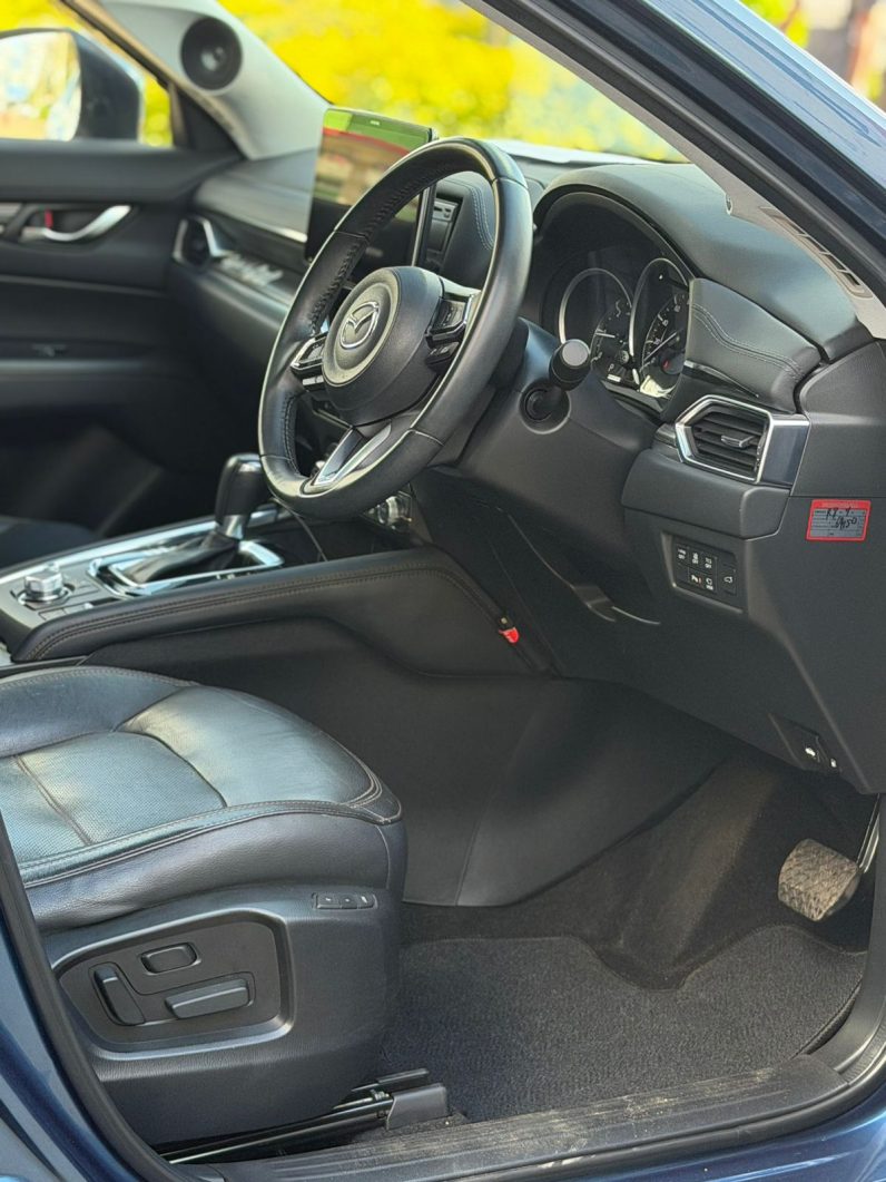 
								Mazda CX-5 full									