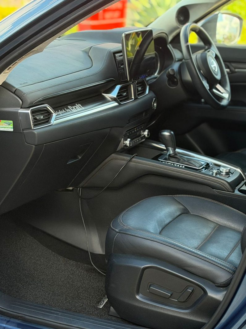 
								Mazda CX-5 full									