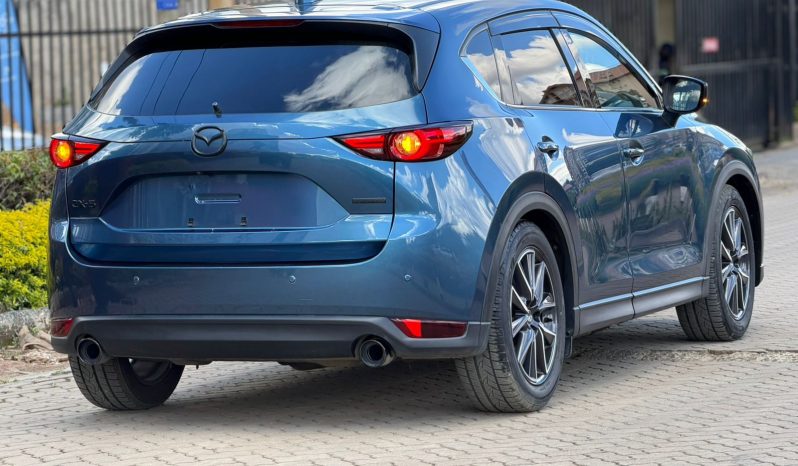 
								Mazda CX-5 full									