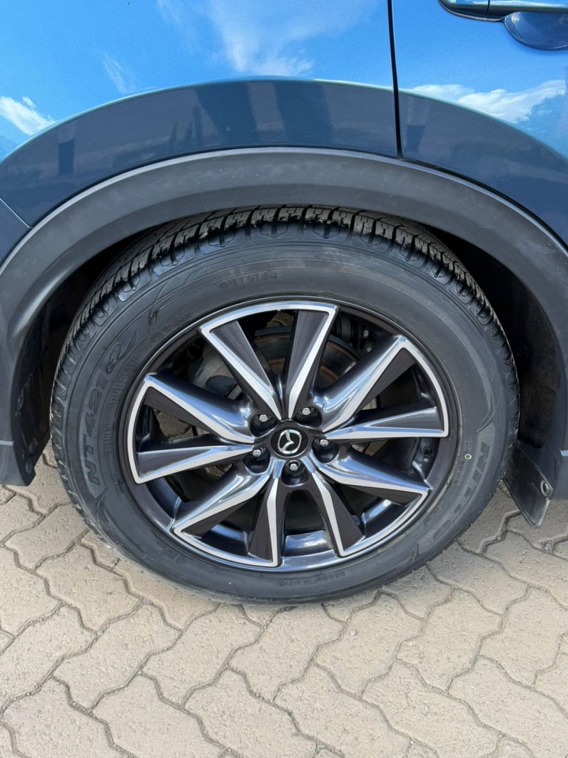
								Mazda CX-5 full									