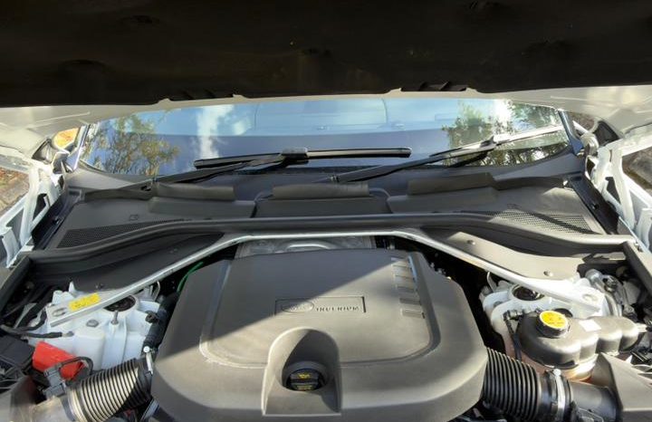 
								Range Rover Vogue full									