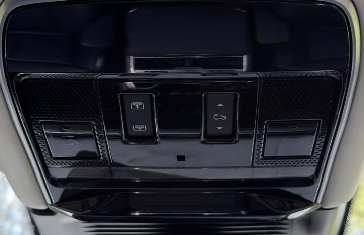 
								Range Rover Vogue full									