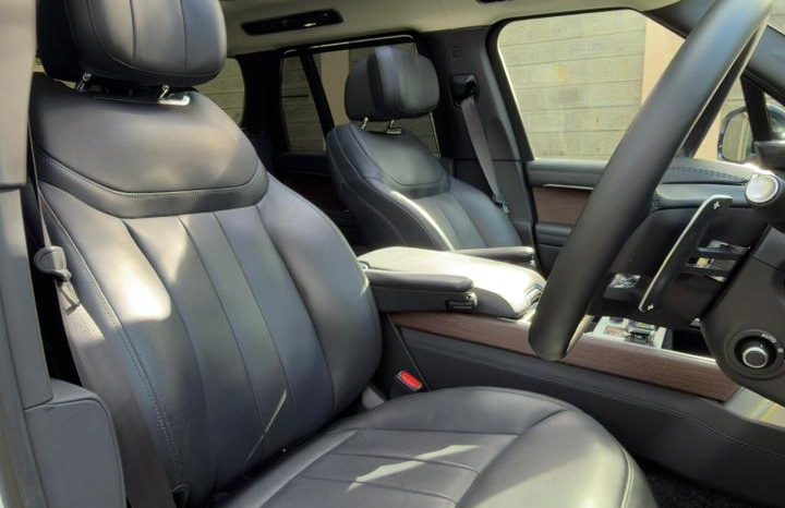 
								Range Rover Vogue full									