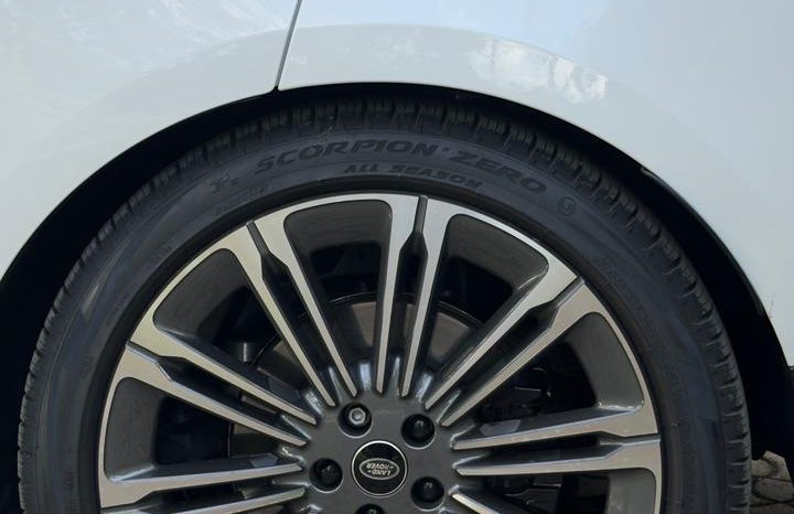 
								Range Rover Vogue full									