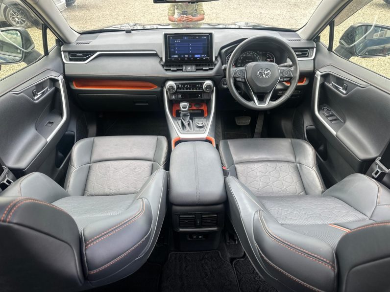
								Toyota Rav4 Adventure full									