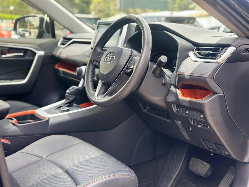 
								Toyota Rav4 Adventure full									