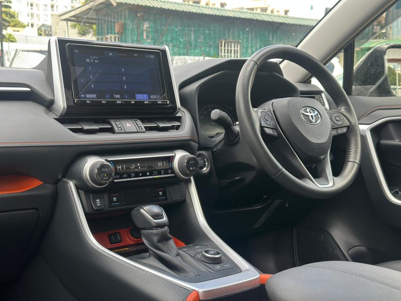 
								Toyota Rav4 Adventure full									