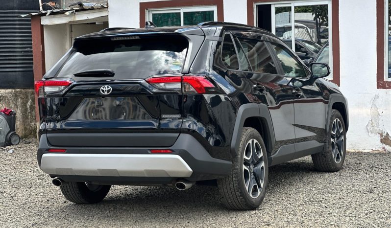 
								Toyota Rav4 Adventure full									