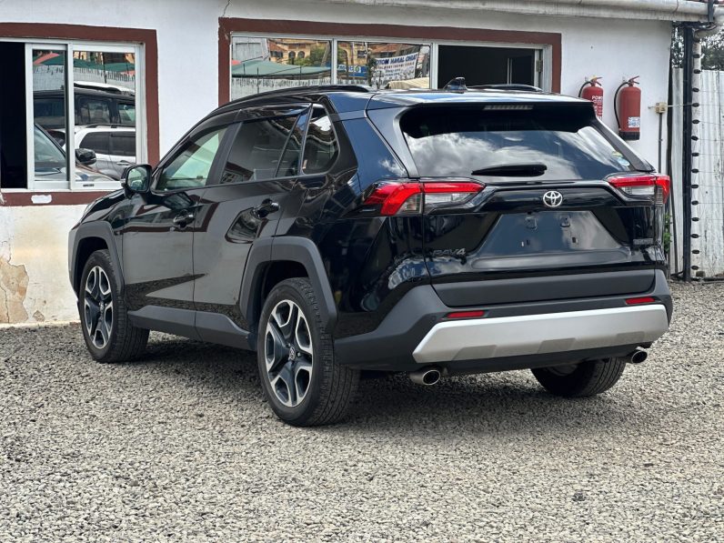 
								Toyota Rav4 Adventure full									