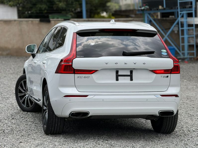 
								Volvo XC60 full									