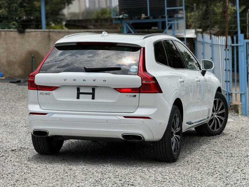 
								Volvo XC60 full									