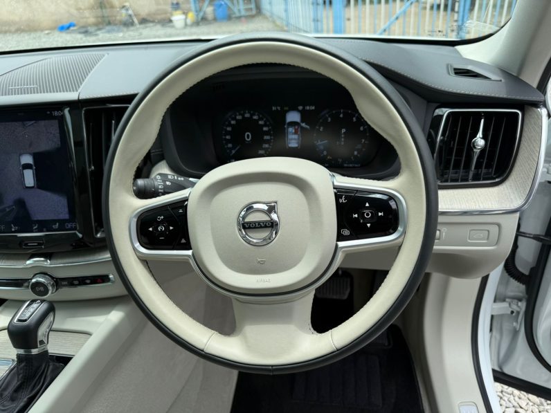 
								Volvo XC60 full									