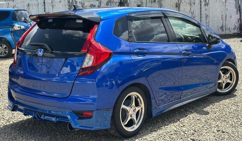 
								Honda Fit full									