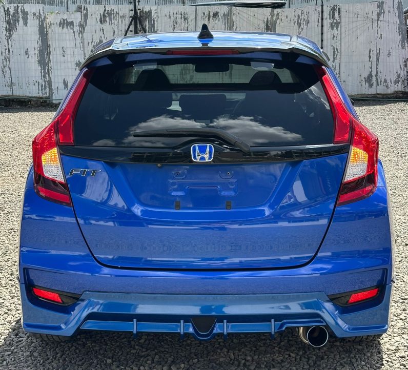 
								Honda Fit full									