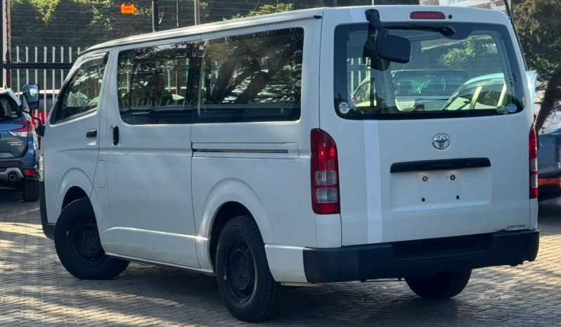 
								Toyota Hiace 7L full									