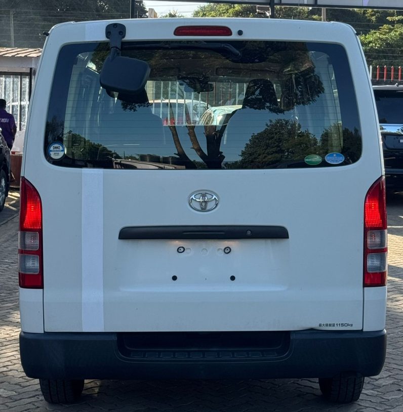 
								Toyota Hiace 7L full									