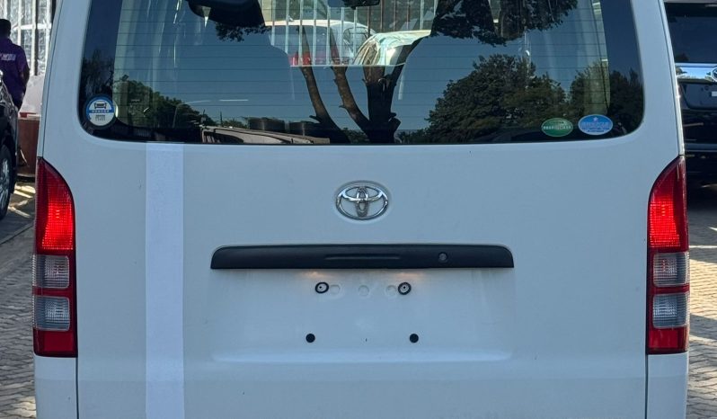 
								Toyota Hiace 7L full									