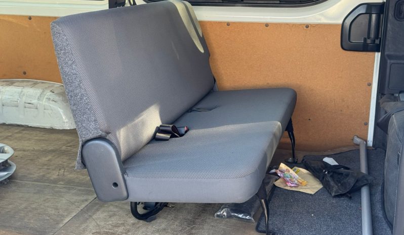 
								Toyota Hiace 7L full									