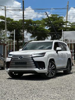 Lexus LX500d