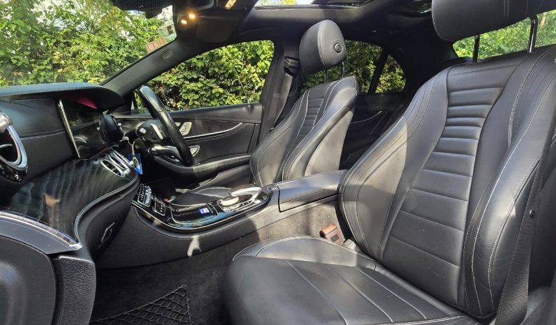 
								Mercedes-Benz E200 full									