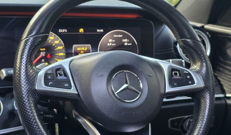 
								Mercedes-Benz E200 full									