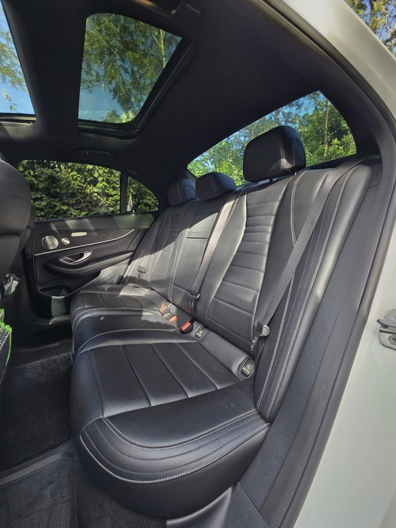 
								Mercedes-Benz E200 full									