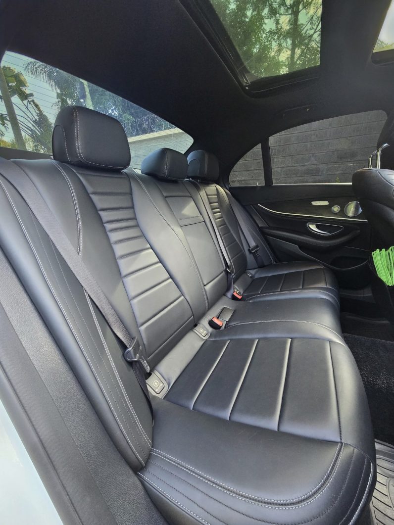 
								Mercedes-Benz E200 full									