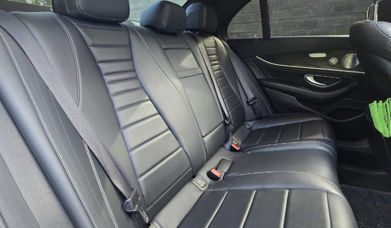 
								Mercedes-Benz E200 full									