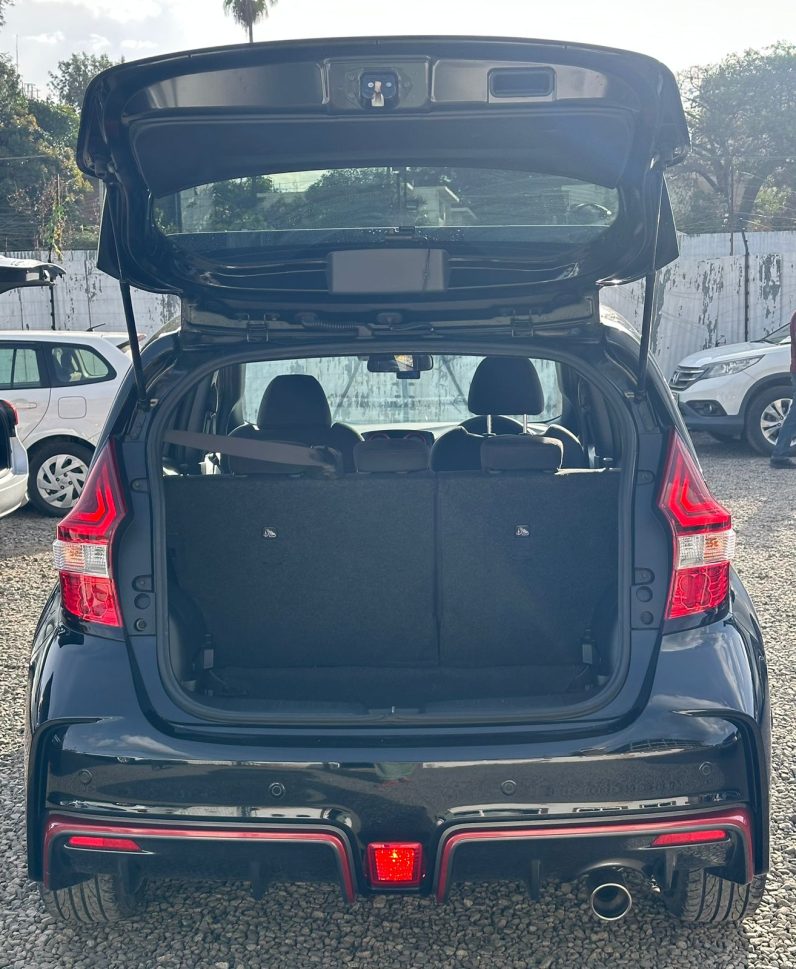 
								Nissan Note Epower Nismo full									