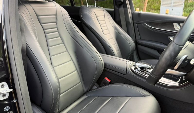 
								Mercedes-Benz E200 full									