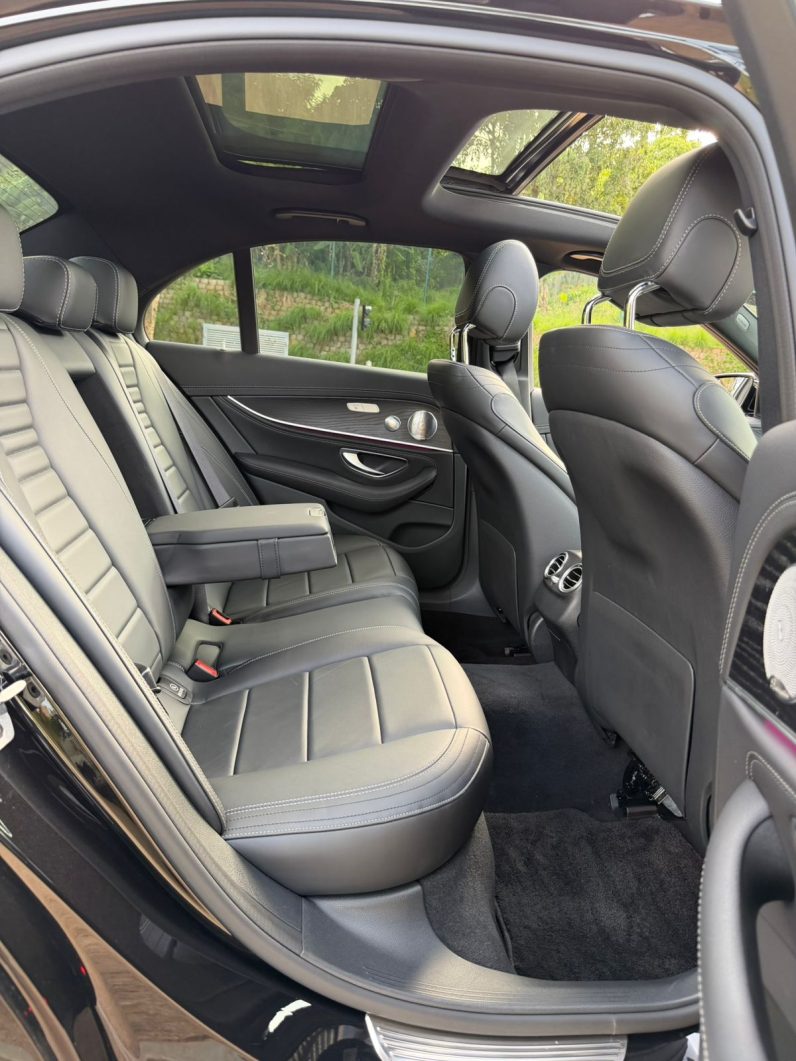 
								Mercedes-Benz E200 full									