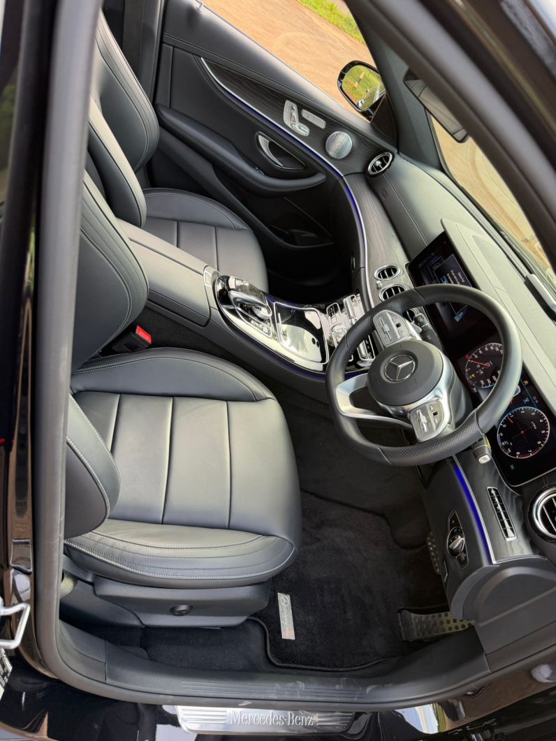 
								Mercedes-Benz E200 full									