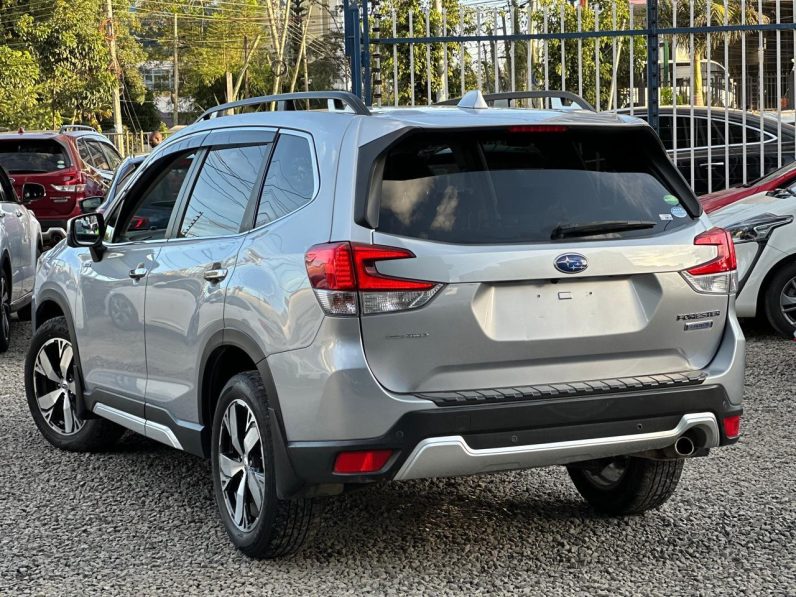 
								Subaru Forester full									