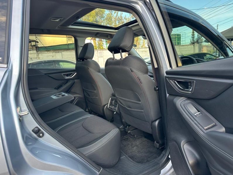 
								Subaru Forester full									