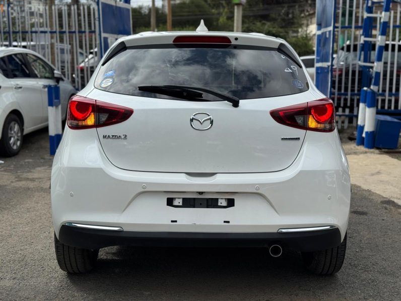 
								Mazda 2 full									