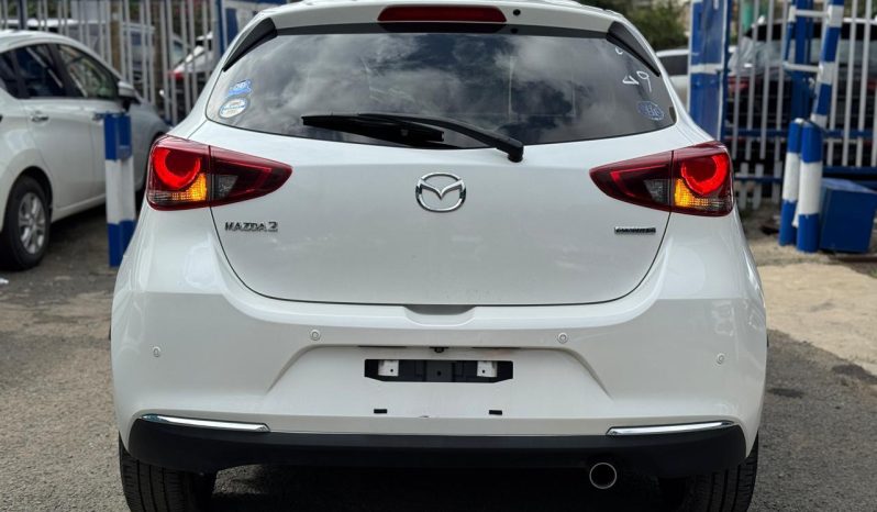 
								Mazda 2 full									