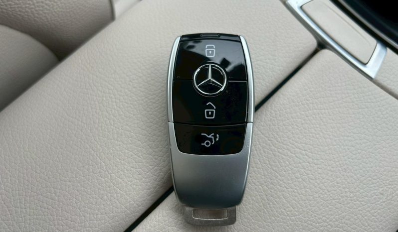 
								Mercedes Benz E200 full									