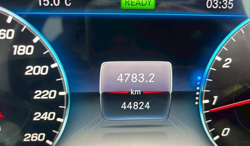 
								Mercedes Benz E200 full									