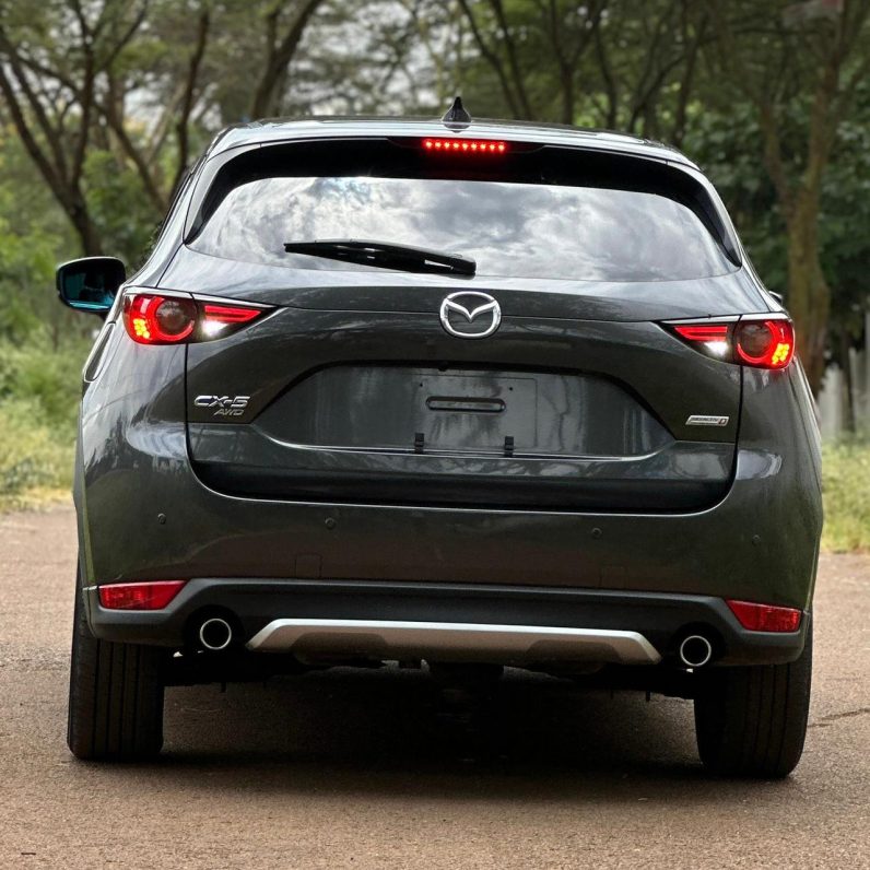 
								Mazda CX-5 full									