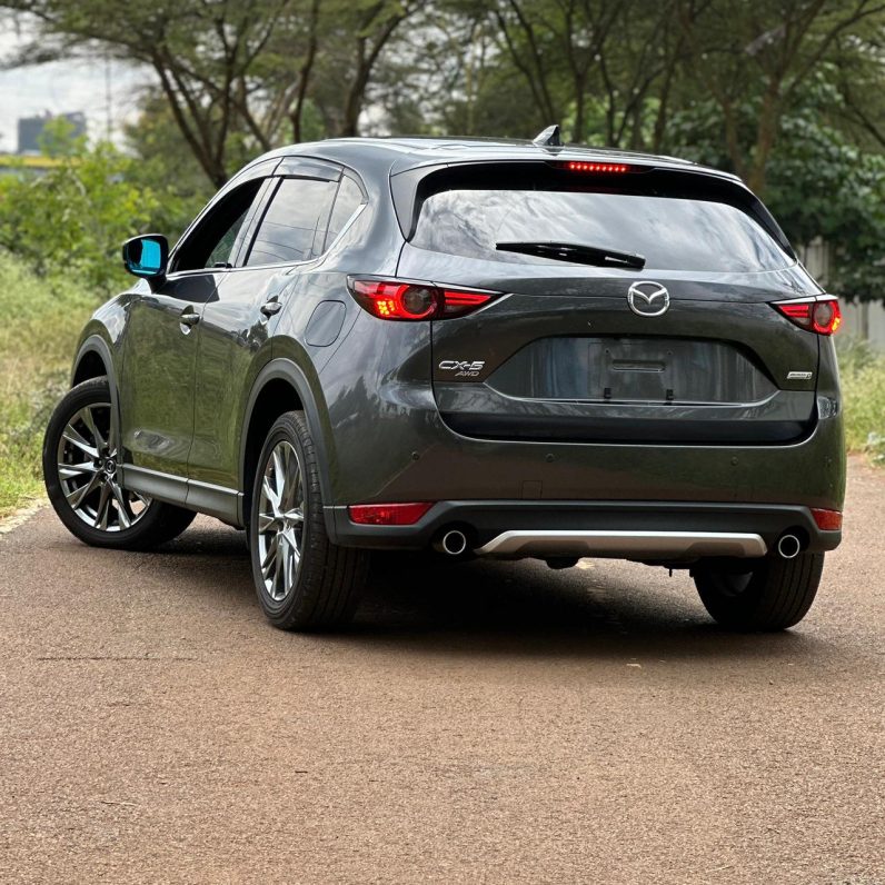 
								Mazda CX-5 full									