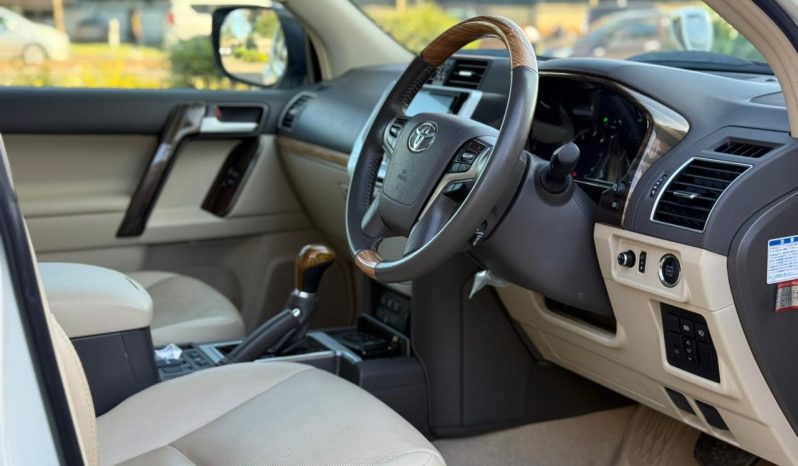 
								Toyota Land cruiser prado TX full									