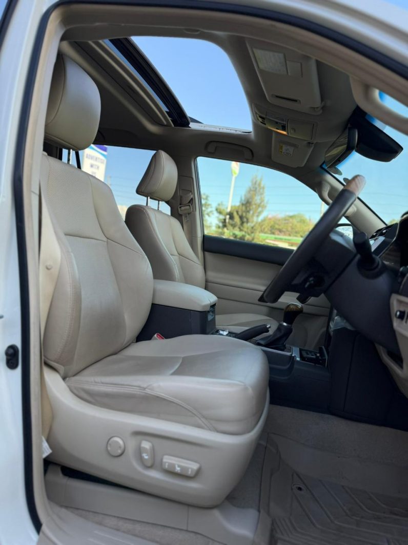 
								Toyota Land cruiser prado TX full									