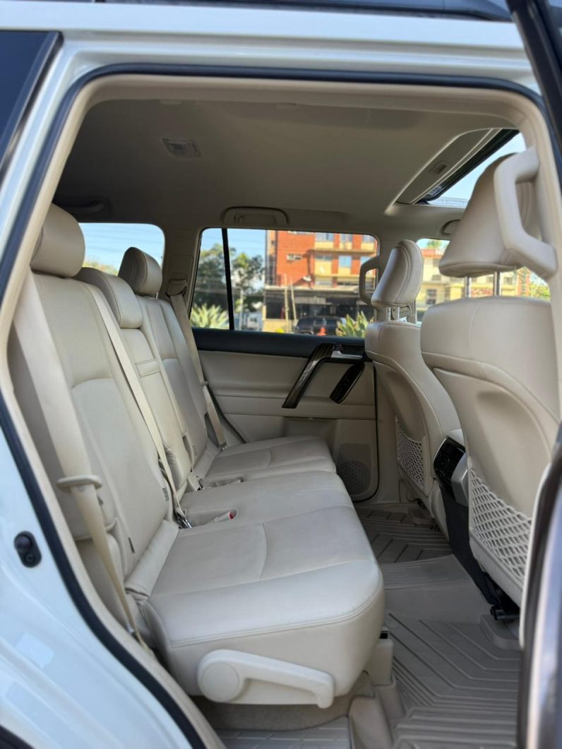 
								Toyota Land cruiser prado TX full									