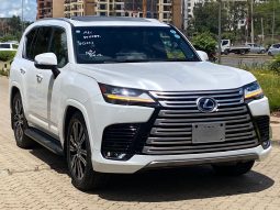 Lexus LX600