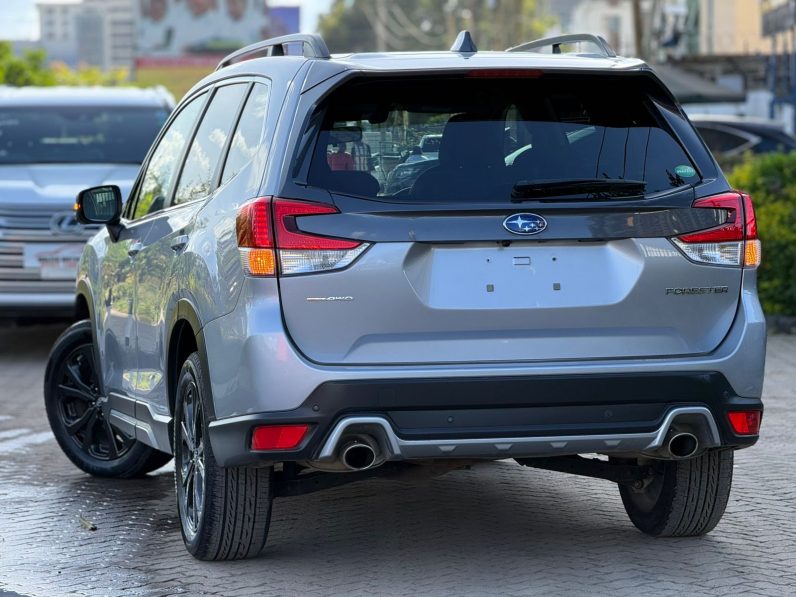 
								Subaru Forester full									