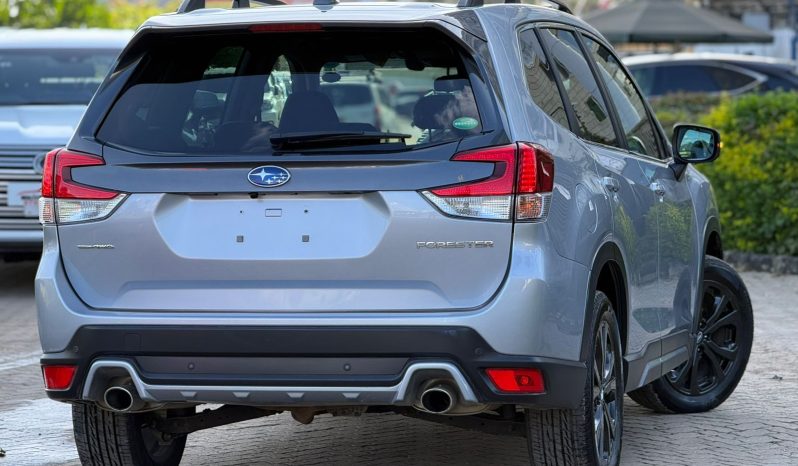 
								Subaru Forester full									