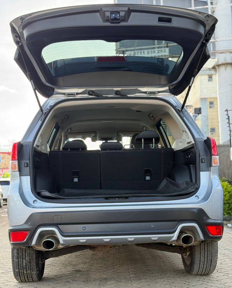 
								Subaru Forester full									