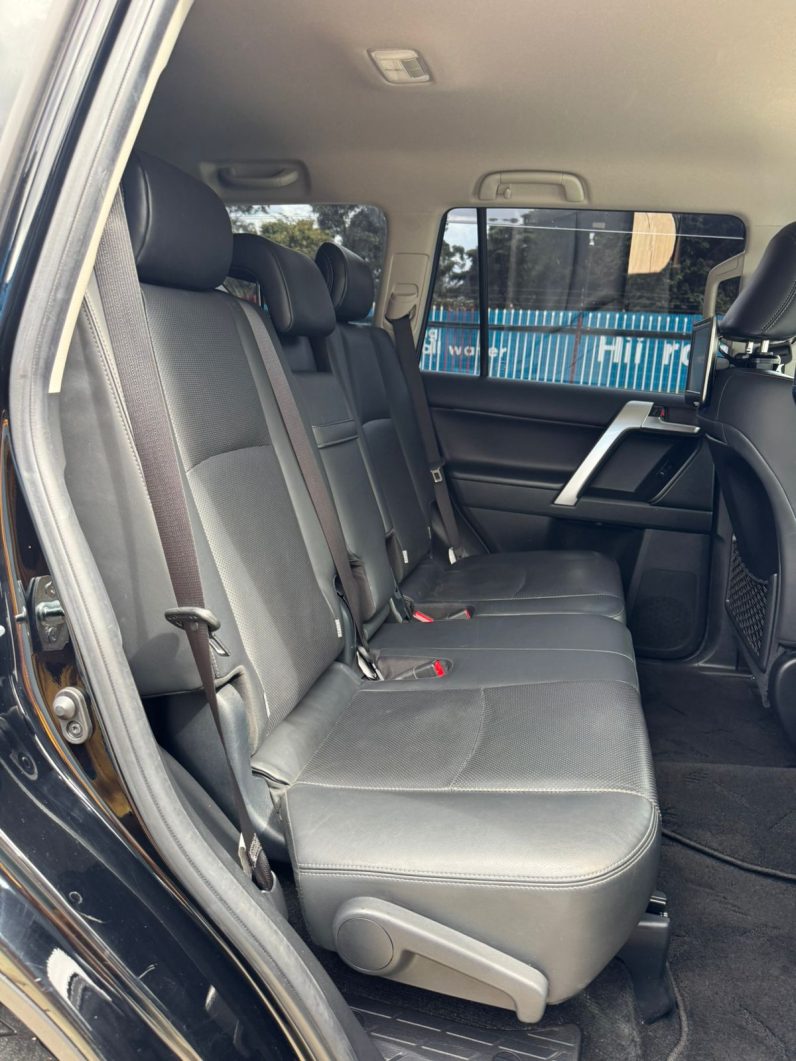 
								Toyota Land cruiser prado TX full									