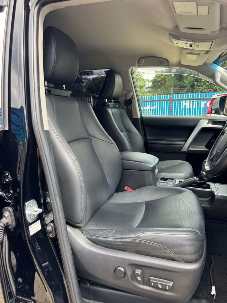 
								Toyota Land cruiser prado TX full									